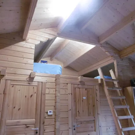 Chalet Fleuren 木屋 Malden